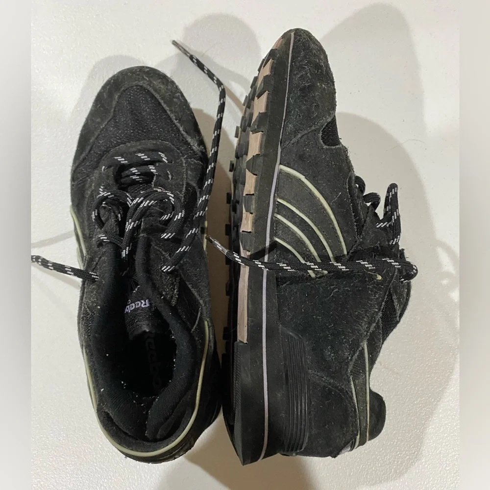 Reebok sneakers 7.5